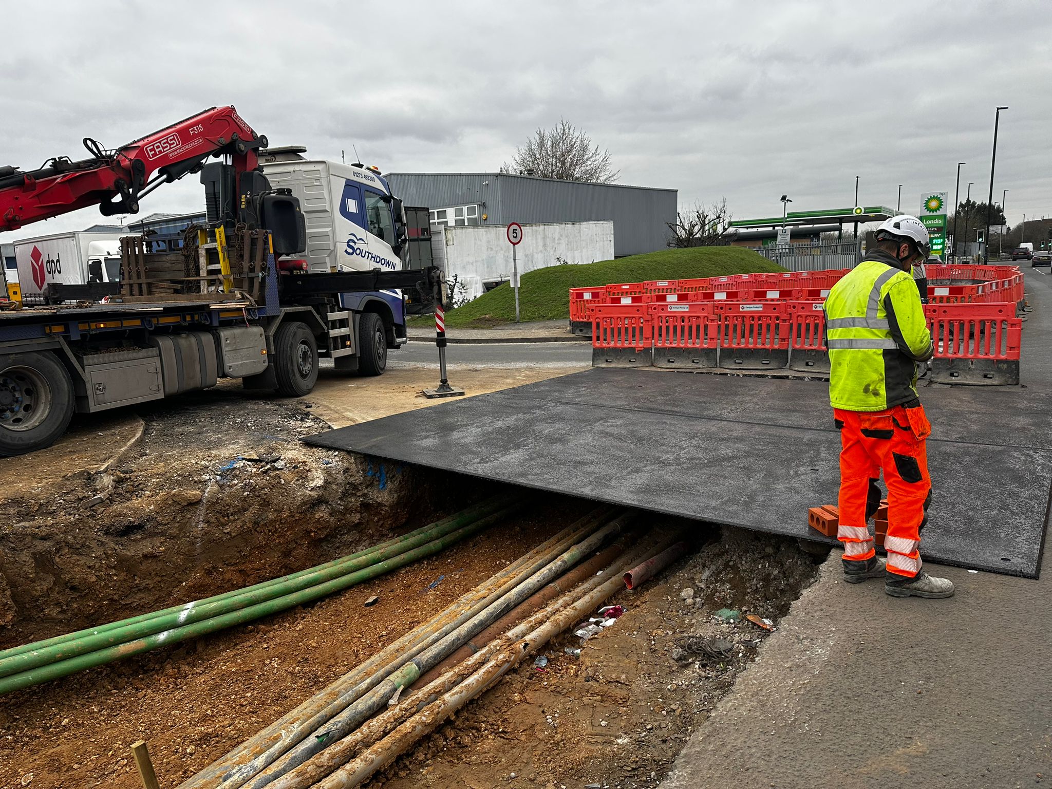 Road Plate Hire Hole coverving