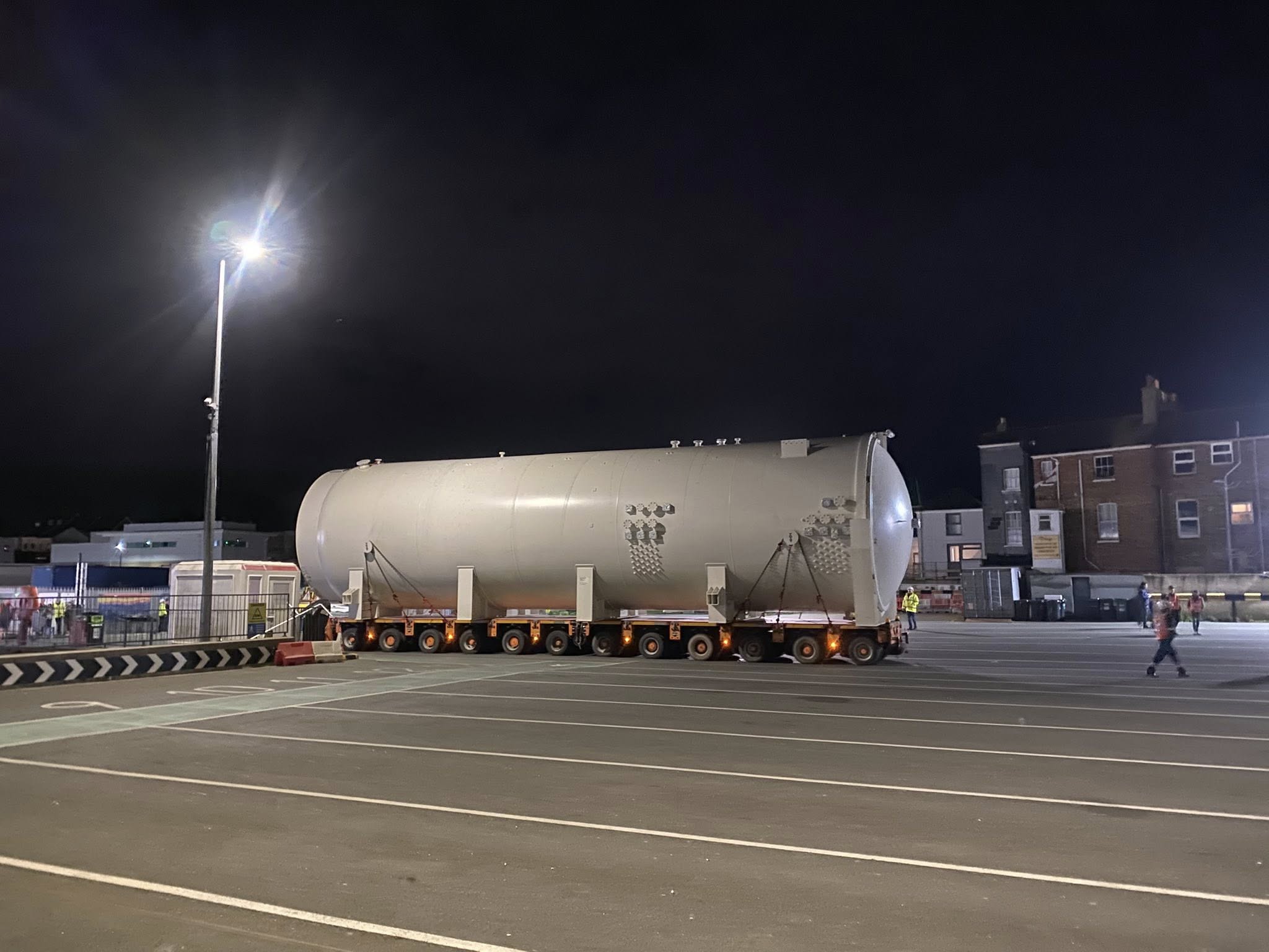Road Plate Hire 240-tonne heavy lift with SPMTs and steel roadplates 