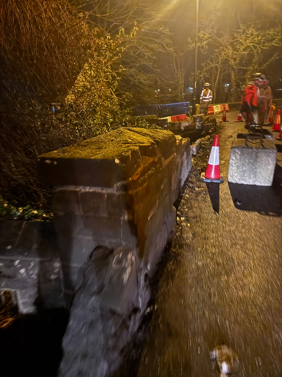 Emergency lane control on historic Sussex bridge