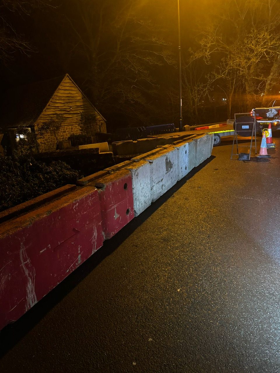 Emergency lane control on historic Sussex bridge